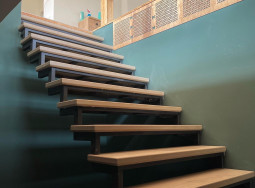 Scari interioare IM1847 3 Sc&#259;ri Quick-Step